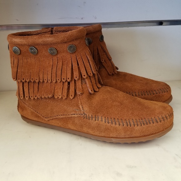 minnetonka double fringe side zip boot